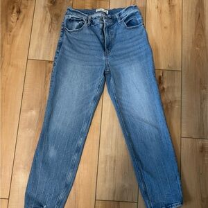Abercrombie Medium Wash High Rise Mom Jean Size 27